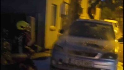 Balıkesir’in Sındırgı ilçesinde Yaşar Kozan’a ait bir otomobilde yangın çıktı.