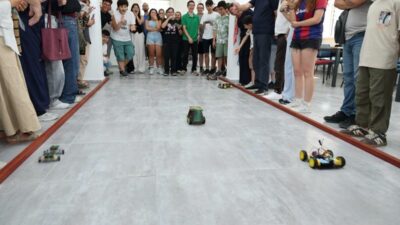 Sinop’ta gerçekleştirilen Milli Teknoloji Atölyesi Lise Yaz Okulu, öğrencilerin projelerini