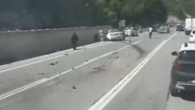 Sinop-Boyabat kara yolunda dört otomobilin karıştığı zincirleme trafik kazasında altı