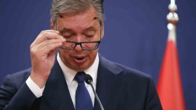 Sırbistan Cumhurbaşkanı Aleksandar Vucic, ülkede erken parlamento seçimlerinin yapılacağını duyurarak