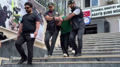 İstanbul’un Şişli ilçesinde eczaneden ilaç alıp çıkan genç kadın Nilda
