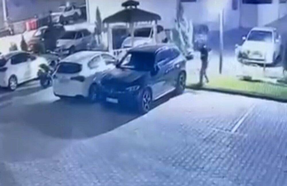 Elazığ ilinde, Çaydaçıra Mahallesi’nde bir sitede meydana gelen olayda, siteye
