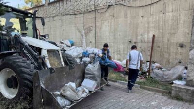 Karabük’te, N.Ş. ve oğlu M.Ş.’nin site içerisine biriktirdikleri kartonların polis