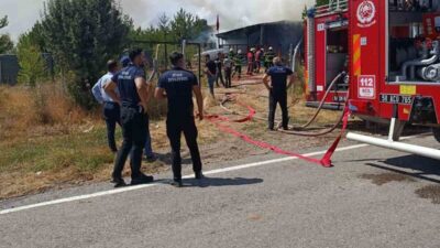 Sivas’ta tek katlı bir evde meydana gelen yangın sonucunda ev