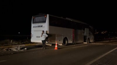 Sivas’ta meydana gelen trafik kazasında, bir yolcu otobüsü ile bir
