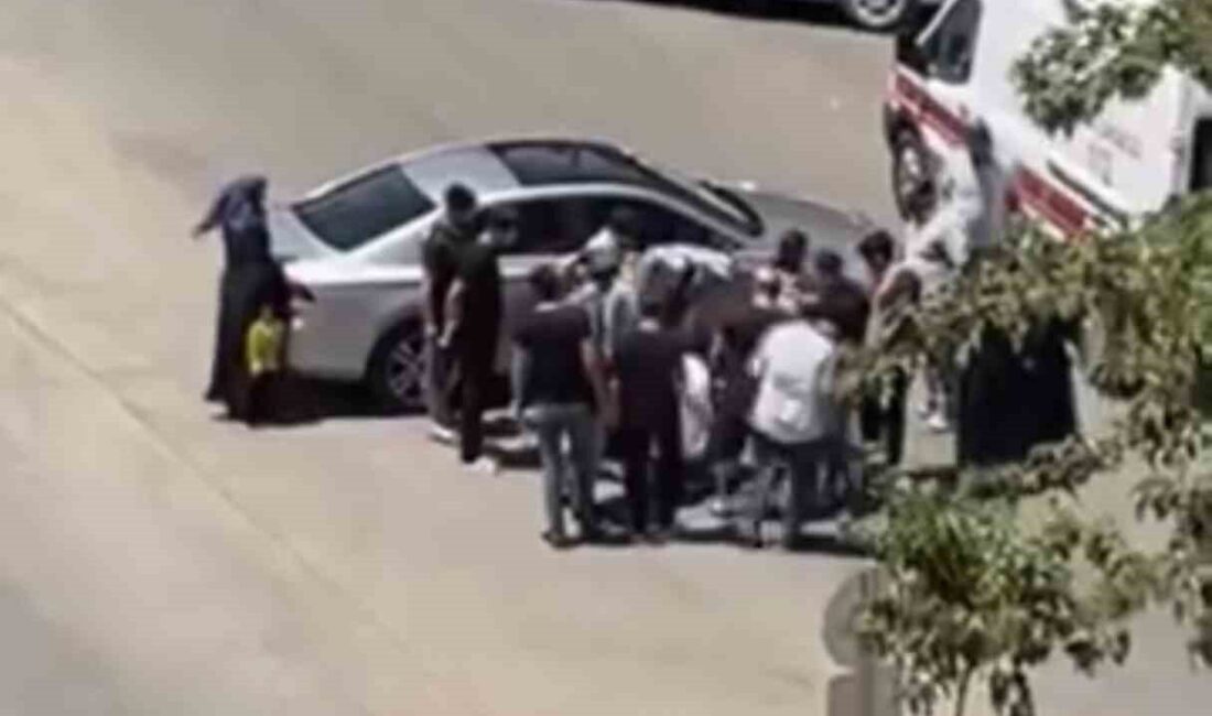 Siverek ilçesinde otomobil ile motosikletin çarpıştığı trafik kazasında motosiklet sürücüsü