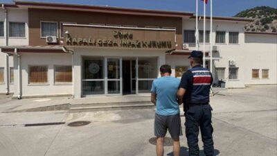 Söke ilçesinde jandarma birimleri tarafından aranan kişilerin yakalanması amacıyla başlatılan