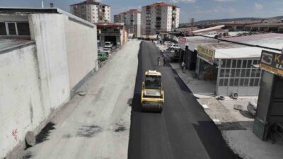 Sorgun Belediyesi, Sorgun Sanayi Sitesi’nde geniş kapsamlı asfalt serimi çalışmalarını