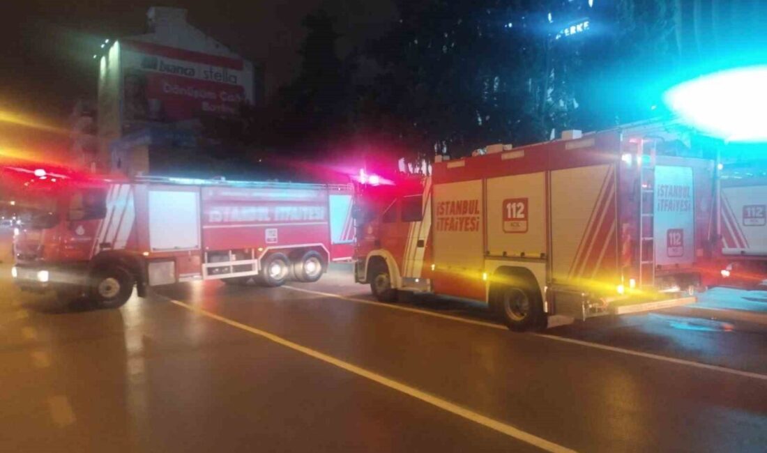 Sultanbeyli’de bir alışveriş merkezinde gece meydana gelen yangın, itfaiye ekipleri