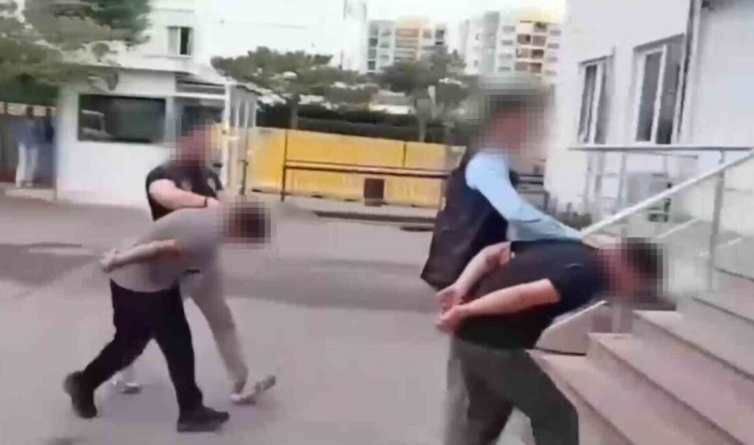 Sultanbeyli’deki ormanlık alanda meydana gelen yangınla ilgili polis ekipleri tarafından