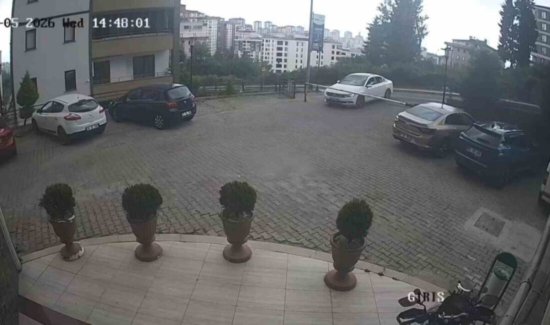 Ortahisar ilçesinde bugün meydana gelen bir trafik kazasında sürücü, aracıyla