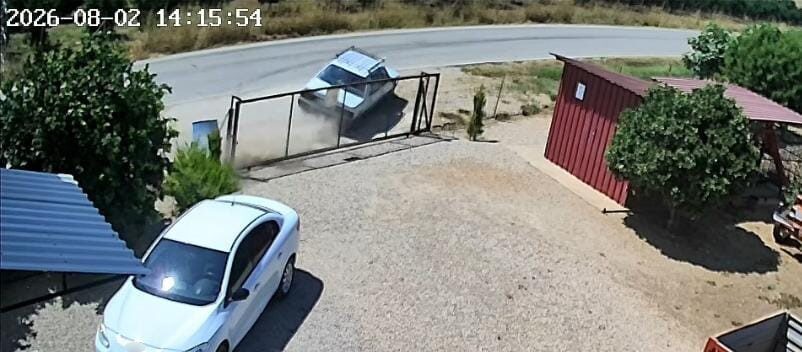 Adana’nın Kozan ilçesinde bir otomobilin kontrolden çıkması sonucu yaşanan kaza,