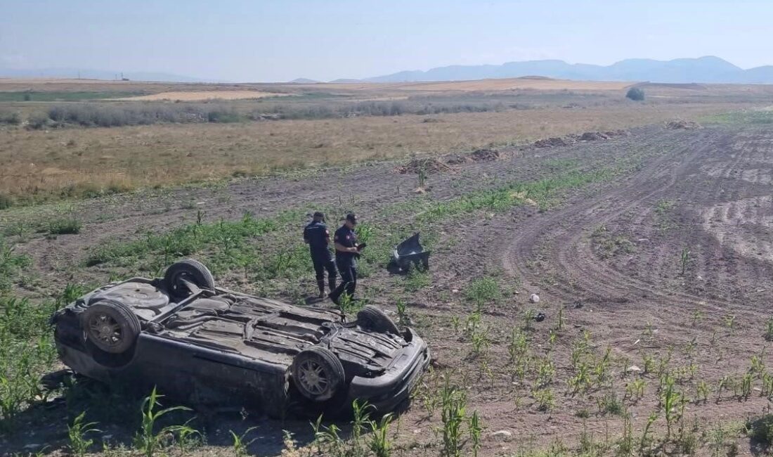 Kayseri’nin Bünyan ilçesinde meydana gelen bir trafik kazasında, otomobilin takla