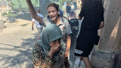 Eskişehir’in Odunpazarı Evleri Bölgesi’nde meydana gelen yangın sırasında, çevreye yayılan