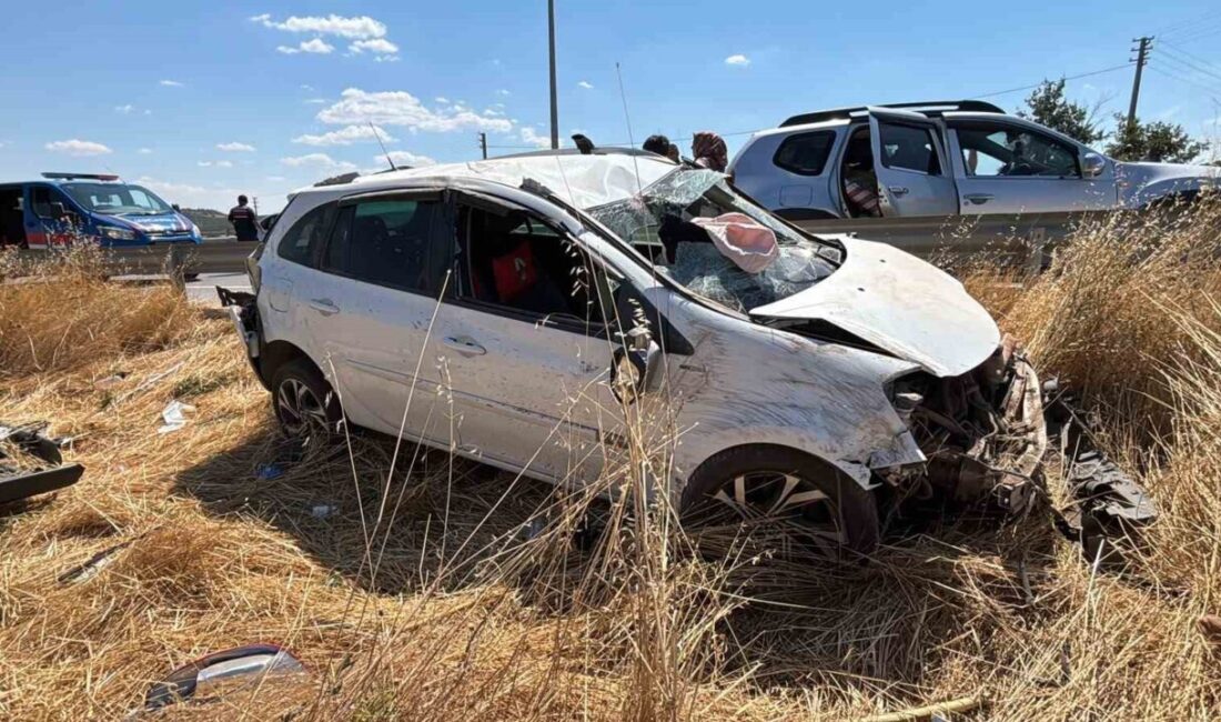 Kütahya’nın Tavşanlı ilçesinde bir aileye ait otomobilin kontrolünden çıkıp bariyerlere