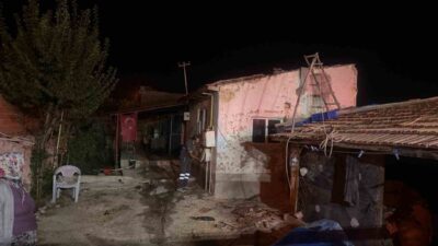 Eskişehir’in Çifteler ilçesinde, bir evde unutulan yemek nedeniyle çıkan yangın,