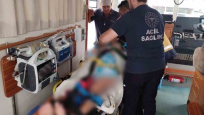 Muğla’nın Bodrum ilçesinde mavi tur için denize açılan bir teknede