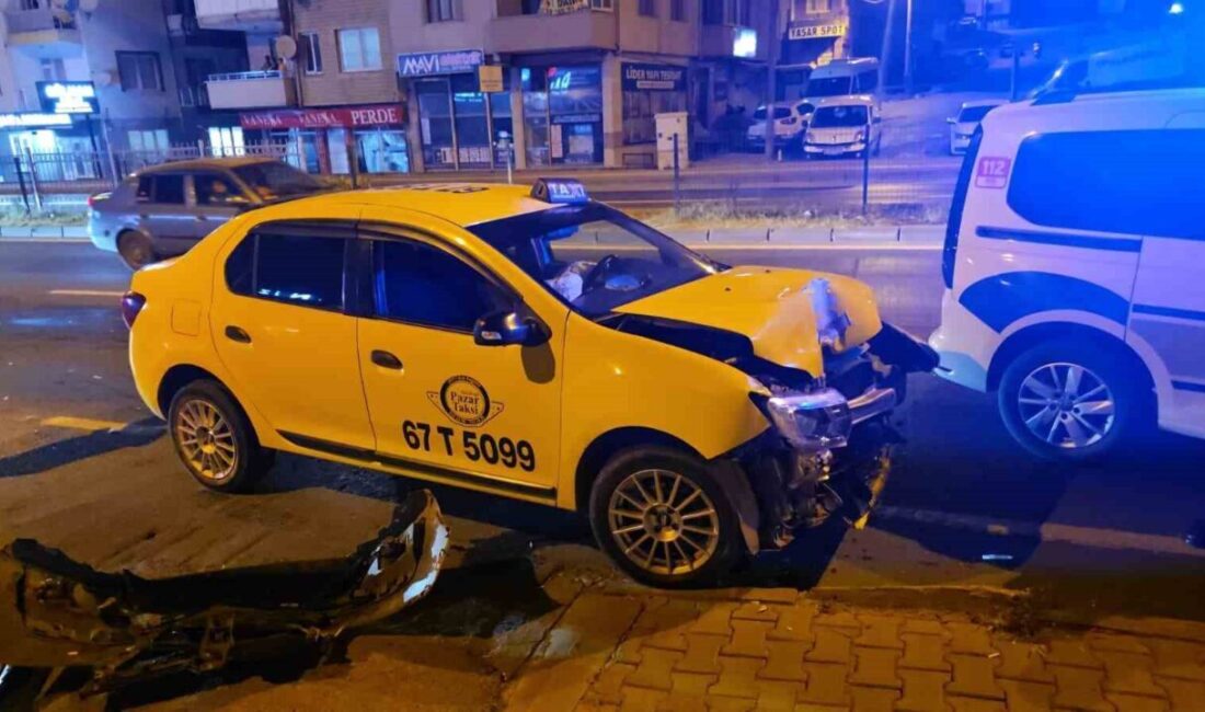 Ereğli ilçesinde meydana gelen trafik kazasında, ticari taksi aynı yönde