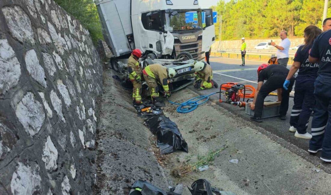 Düzce’de tır ile otomobil arasında meydana gelen trafik kazasında aracın