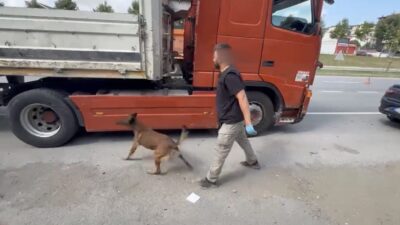 Samsun’da, Narkotik Suçlarla Mücadele Şube Müdürlüğü ekipleri tarafından durdurulan bir