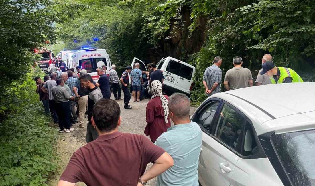 Trabzon’un Araklı ilçesinde bugün sabah saatlerinde meydana gelen trafik kazasında