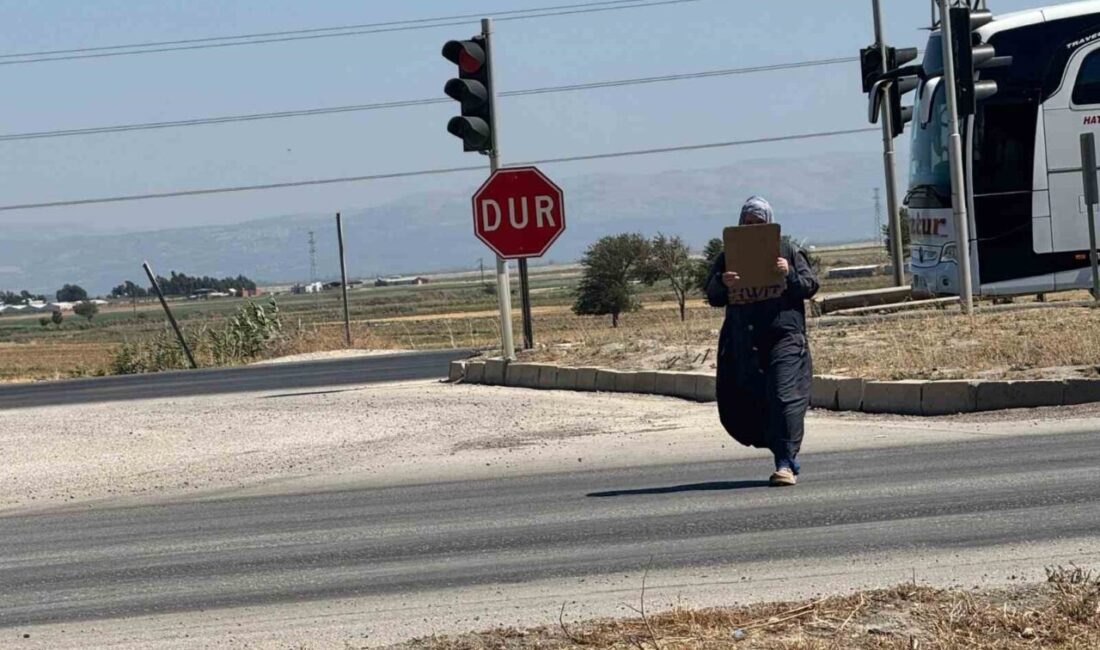 Hatay’da, zabıta ekipleri tarafından trafik ışıklarında dilenen kişilere yönelik gerçekleştirilen