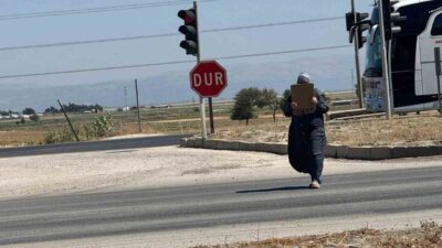 Hatay’da, zabıta ekipleri tarafından trafik ışıklarında dilenen kişilere yönelik gerçekleştirilen