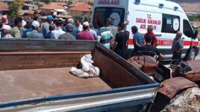 Antalya’nın Korkuteli ilçesinde meydana gelen trafik kazasında tır ile traktör