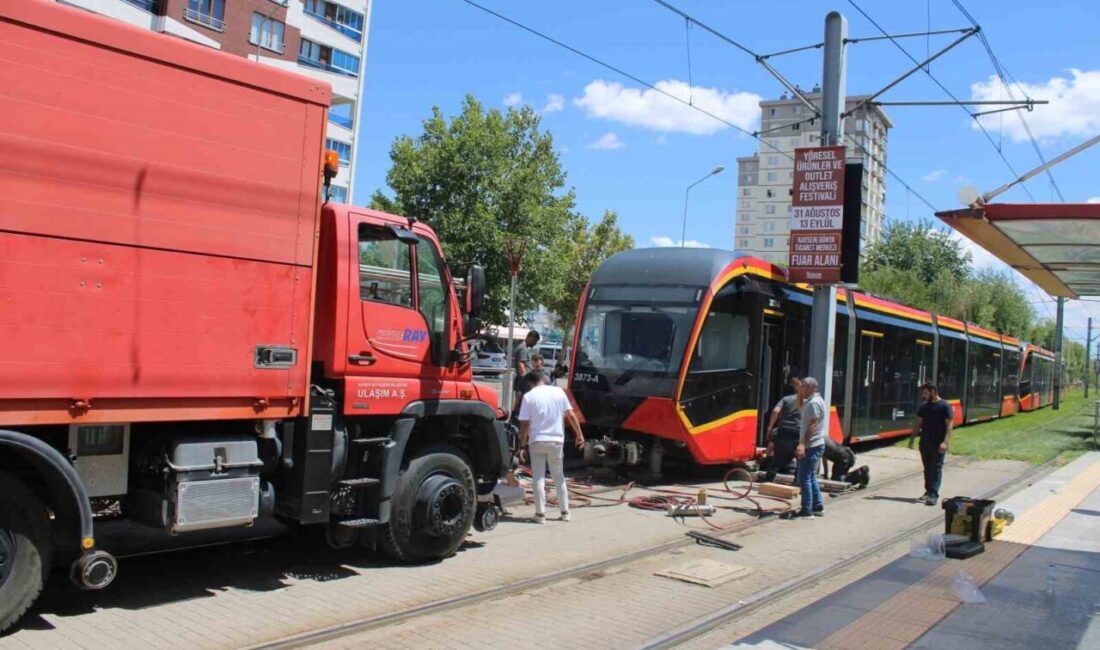 Kayseri’nin Melikgazi ilçesinde tramvayın çarptığı genç kadın, hastaneye kaldırıldıktan sonra