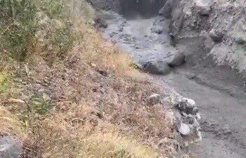 Tunceli’nin Pülümür ilçesinde dün öğle saatlerinde meydana gelen şiddetli yağış