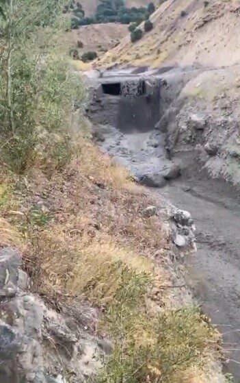 Tunceli’nin Pülümür ilçesinde dün öğle saatlerinde meydana gelen şiddetli yağış