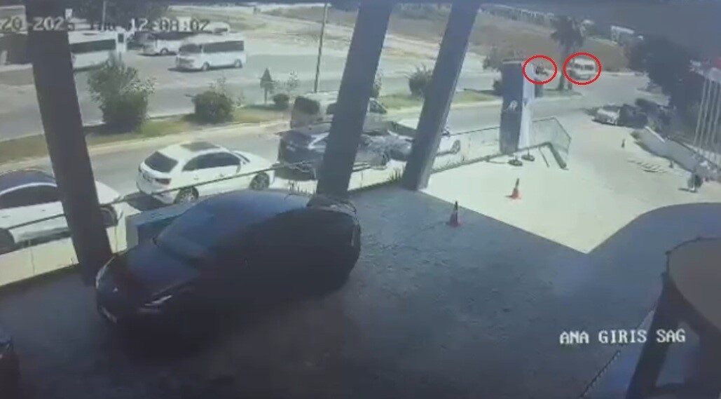 Manavgat ilçesinde meydana gelen trafik kazasında bir motosiklet sürücüsü ağır