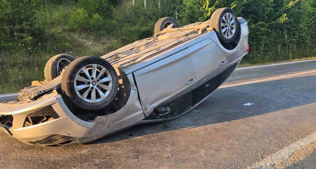 Türkeli ilçesinde yaşanan trafik kazasında 2 kişi yaralandı. Kaza, Türkeli-Ayancık
