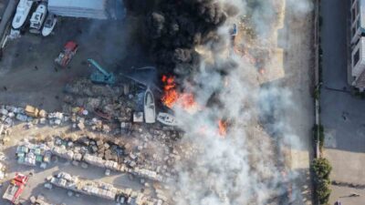 İstanbul’un Tuzla ilçesinde bir otluk alanda başlayan yangın, yakındaki boş
