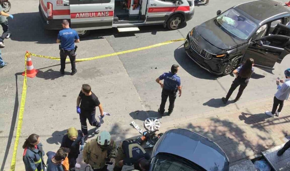 İstanbul’un Ümraniye ilçesinde meydana gelen trafik kazasında cip ile otomobil