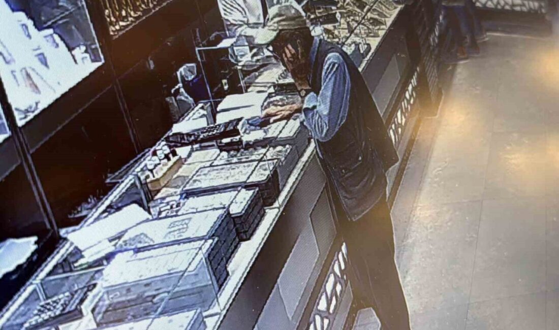 Yaşlı bir vatandaş, Eskişehir’de kendilerini polis olarak tanıtan telefon dolandırıcıların