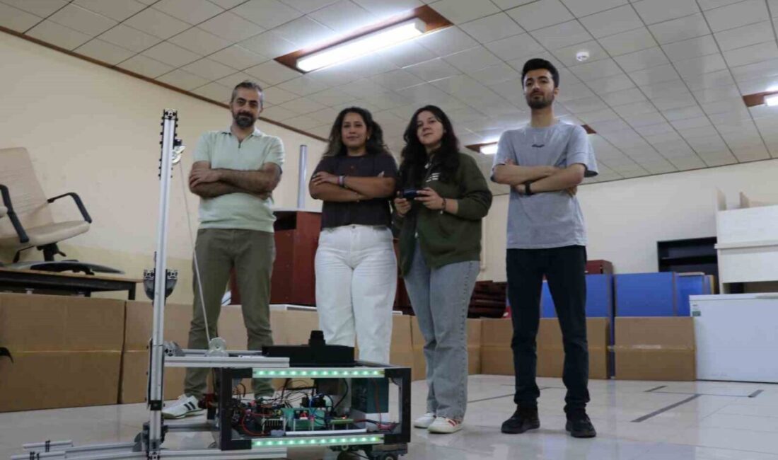 Sivas Cumhuriyet Üniversitesi öğrencileri, fabrikalarda insan gücüne ihtiyaç duymadan yük