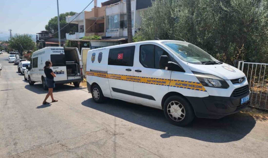 İzmir’in Urla ilçesinde yaşayan bir kadın, oğluyla birlikte bulunduğu evde