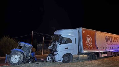 Uşak’ın Banaz ilçesinde traktör ile tırın çarpışması sonucu bir kişi