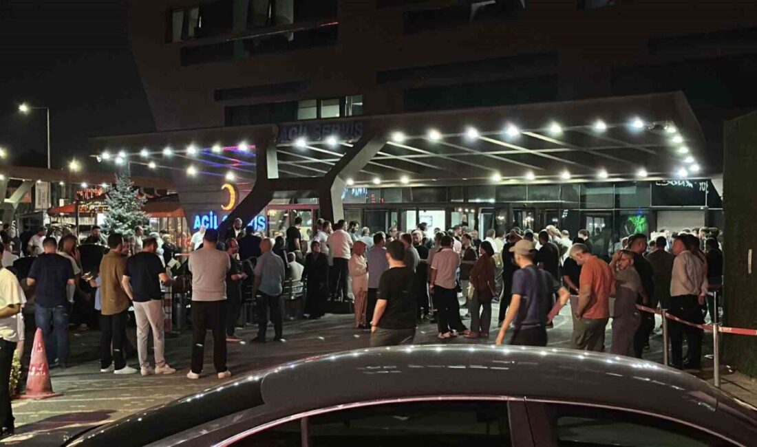 Sakarya’nın Serdivan ilçesinde bir adam, üvey oğlu tarafından silahla vurularak