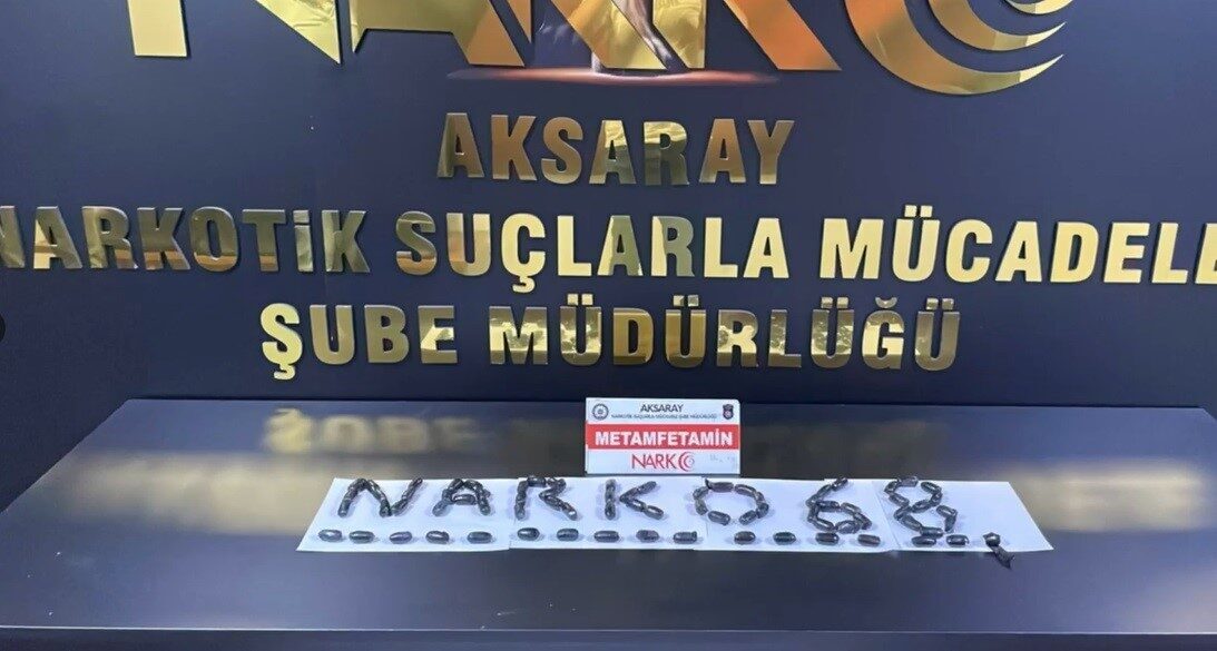 Aksaray’da polis ekipleri tarafından yapılan operasyonlarda şüphelilerin mideye yuttuğu 1