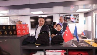 Kütahya Valisi Musa Işın ve eşi Tuba Işın, Zafer Meydanı’ndaki