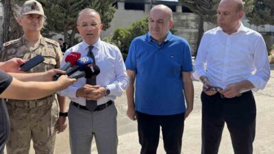 Gaziantep Valisi Kemal Çeber, kentteki bir tekstil fabrikasında meydana gelen