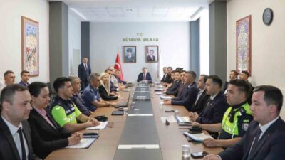 Kütahya Valiliği’nde gerçekleştirilen İl Güvenlik ve Asayiş Toplantısı’nda, vatandaşların huzur