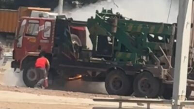 Viranşehir ilçesindeki bir araç, henüz belirlenemeyen bir sebepten dolayı park