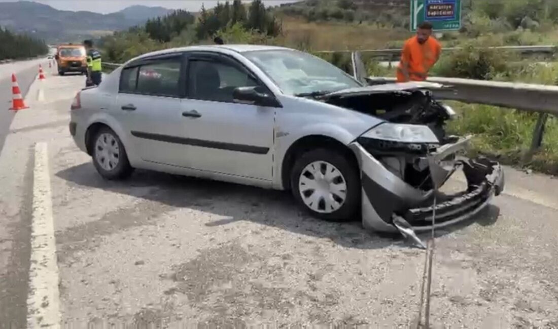 Osmaniye’de yağış sebebiyle kayganlaşan yolda meydana gelen trafik kazasında sürücü