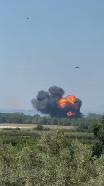 Yalova’da meydana gelen F-16 uçağı kazasında pilot, uçağın düşüşünden kurtulmayı