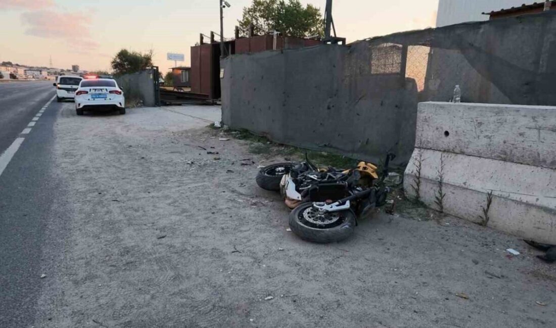 Çerkezköy ilçesinde, yeni satın aldığı motosikletiyle bir otomobile çarpan 22