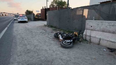Çerkezköy ilçesinde, yeni satın aldığı motosikletiyle bir otomobile çarpan 22