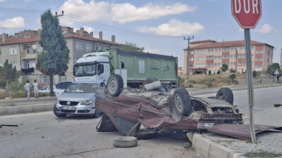 Yozgat’ın Yerköy ilçesinde meydana gelen trafik kazasında araçların çarpışması sonucu